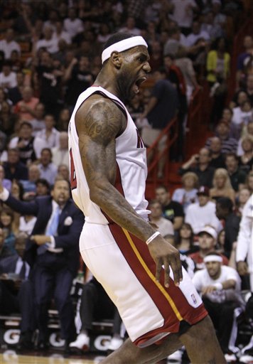 大逆转！阿根廷男排险胜芬兰 国际排联发文致敬德切科 世锦赛创纪录（惊险逆转！阿根廷男排力克芬兰，国际排联致敬德切科，世锦赛刷新纪录）