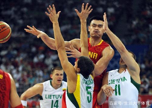 2025中超官方最佳球员候选：瓦科、莱昂纳多领衔，王钰栋在列（2025中超最佳球员官方候选出炉：瓦科、莱昂纳多领跑，王钰栋上榜）