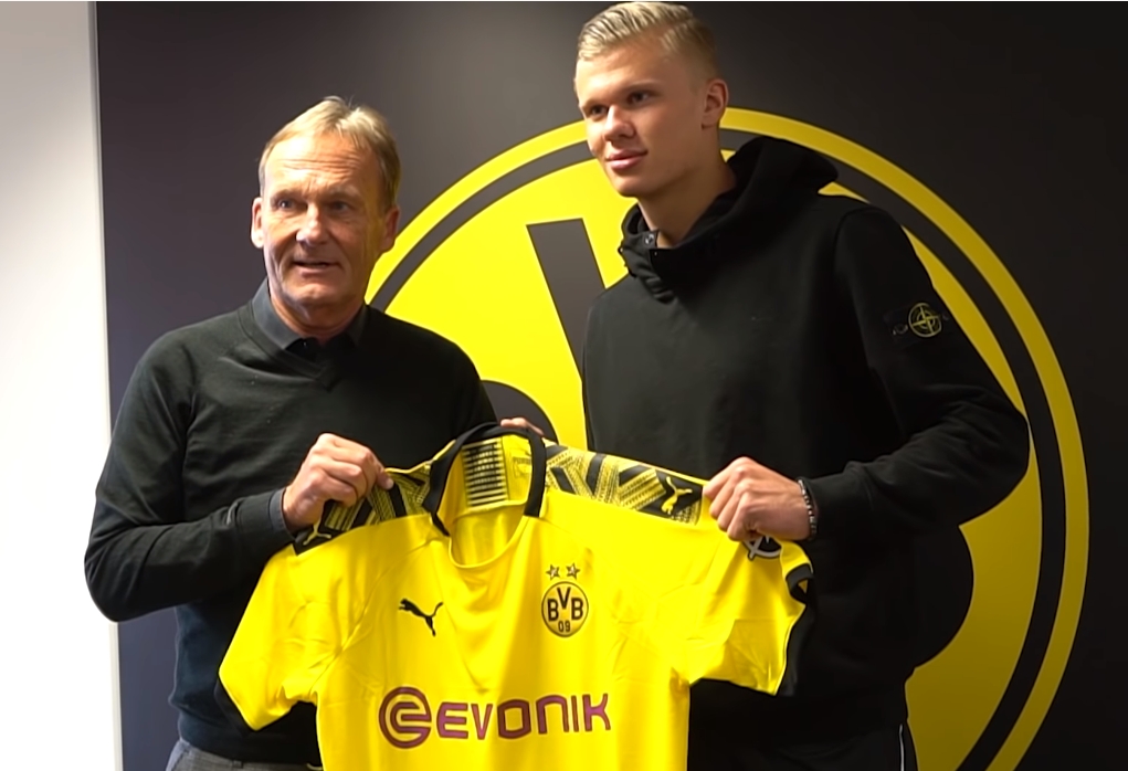 卡利亚里主帅：我在球员时代盯防过C罗，那真是令人激动（卡利亚里主帅：球员时代曾盯防C罗，令人热血沸腾）