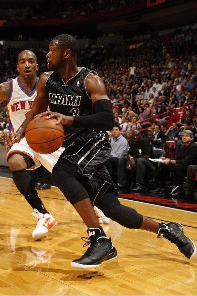 卫报：水晶宫坚持买埃泽必须付解约金，而且要预付一半（卫报：水晶宫要求买家触发埃泽解约条款，并预付一半费用）