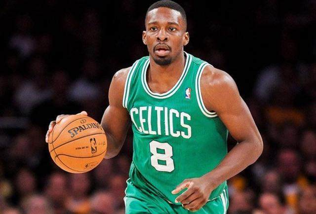 国足热身赛战胜对手士气大增（国足热身赛告捷，士气高涨）