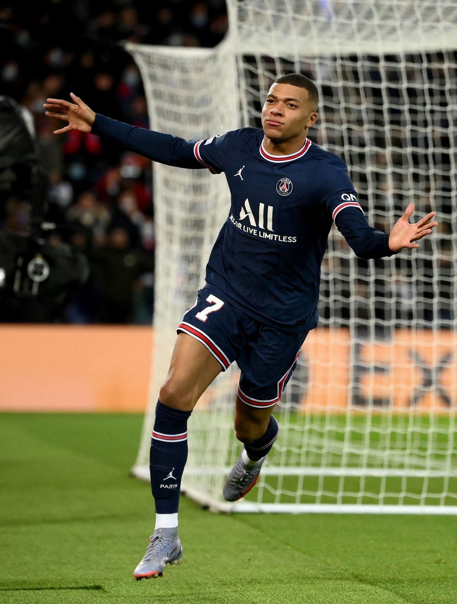 利物浦第二次在欧冠主场丢4+球，上一次是2023年2-5皇马（利物浦欧冠主场再遭4+失球，上次还是2023年2-5不敌皇马）