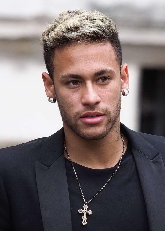 卡恩：如果卡尔延续良好状态，他在德国队站稳脚跟并不难（卡恩称卡尔若保持良好状态，坐稳德国队位置不成问题）