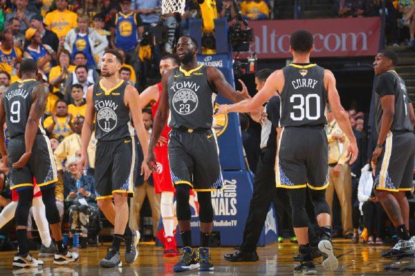 NBA：快船主场险胜鹈鹕（NBA：快船主场惊险击败鹈鹕）