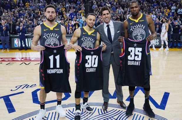 TA分析3-5-2阵型：从翼卫驱动到双锋美学，弱队逆袭制胜之道（3-5-2全解析：翼卫驱动、双锋共舞，弱队逆袭的取胜法则）