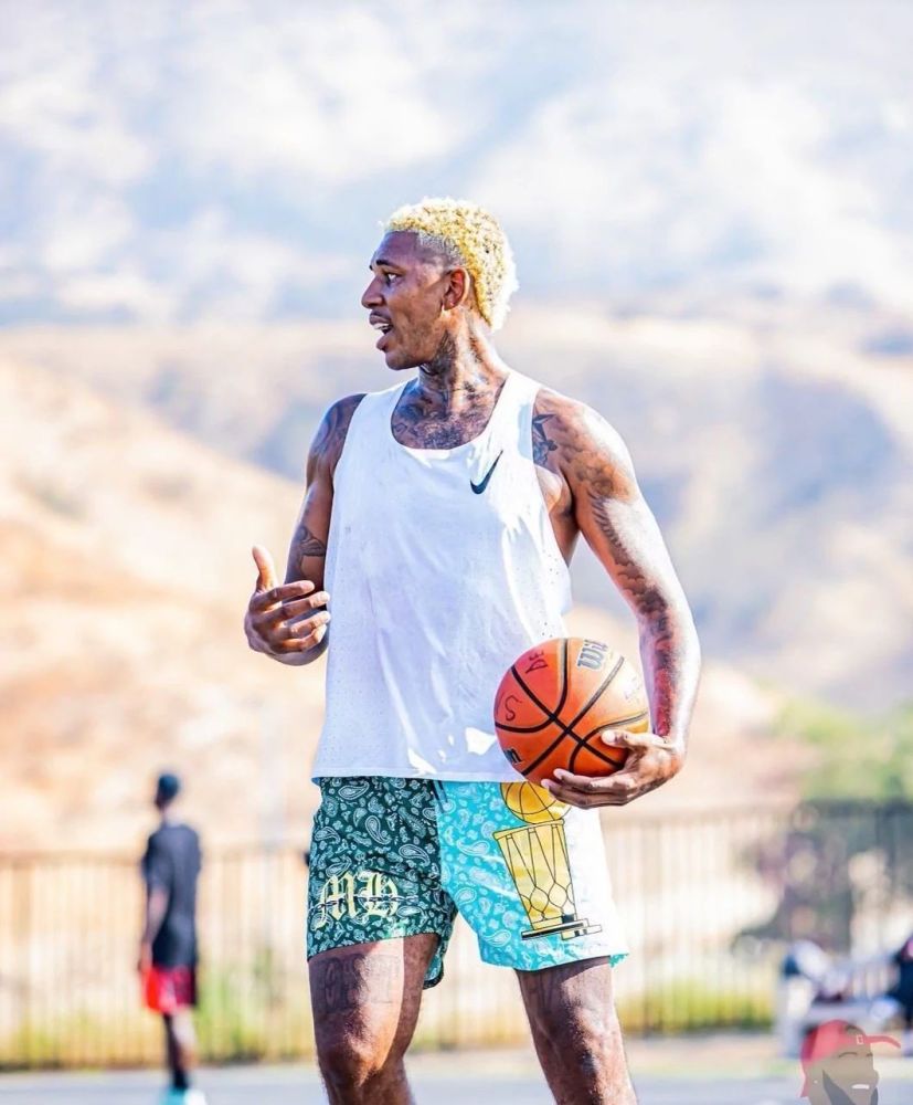 这就是改变联盟格局的男人 文班亚马本赛季名场面（改写联盟格局的男人：文班亚马本季高光瞬间）