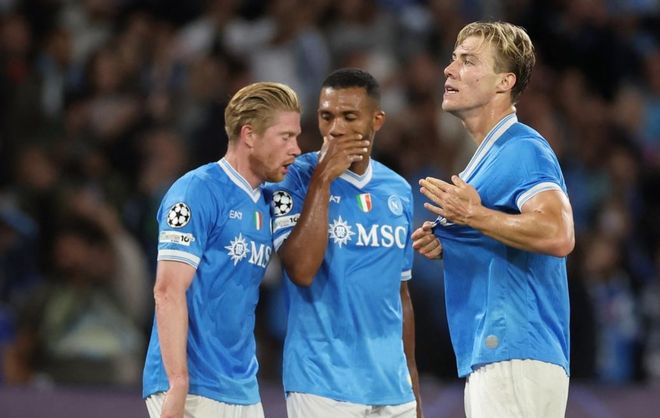 意大利杯尤文2-0乌迪内斯晋级，乔纳森-戴维、洛卡特利建功（意大利杯：尤文2-0淘汰乌迪内斯，乔纳森-戴维与洛卡特利携手破门晋级）