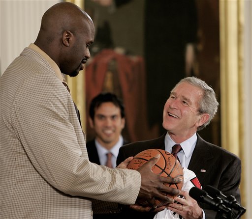 杜兰特vs湖人25分全过程：14中8+疯狂单打东契奇助火箭止连败（杜兰特战湖人25分全回放：14投8中＋疯狂单挑东契奇，助火箭终结连败）