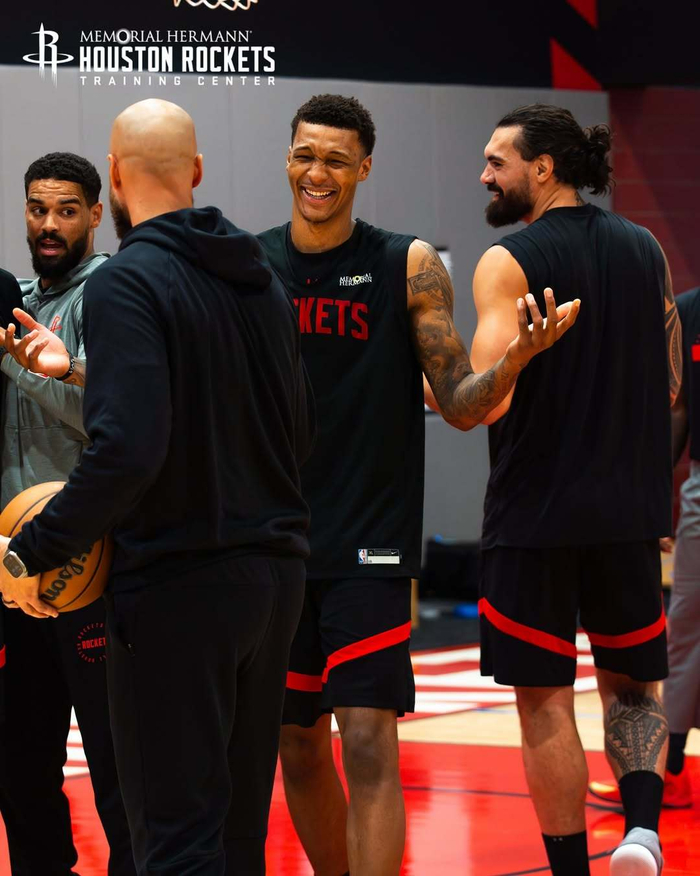 2025中足联颁奖会：泰山外援卡扎伊什维利获中超最佳球员（2025中足联年度颁奖：泰山外援卡扎伊什维利荣膺中超最佳球员）