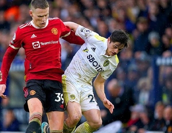 西媒：加西亚被阿拉维斯球员肘击后出现头晕，因此半场被换下（西媒称加西亚遭阿拉维斯球员肘击后感到眩晕，半场即被换下）