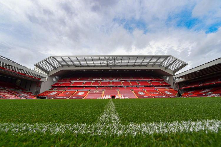 平衡稳健与冒险，篮球防守的艺术（稳与险的拿捏：篮球防守之道）