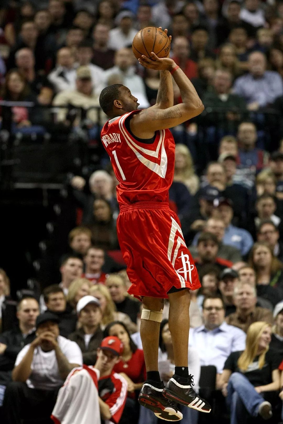 米奇·约翰逊：球队建队根基由文班而起 但他不想做孤胆英雄（米奇·约翰逊：球队以文班为基石，但他不愿做单枪匹马的英雄）