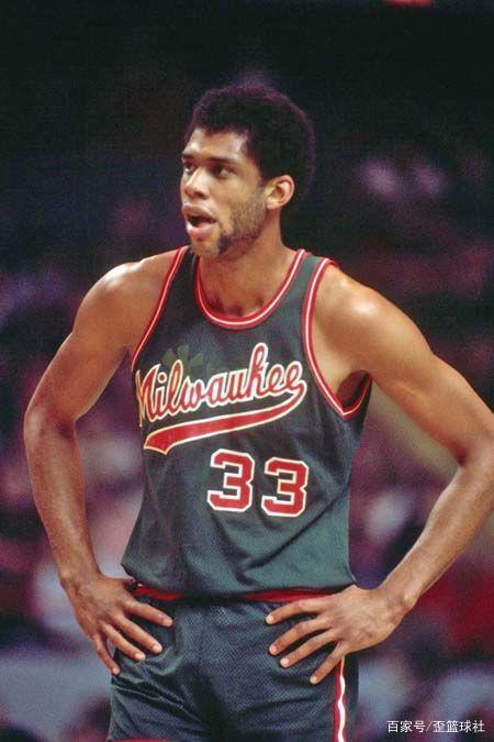 知名装备网站：阿迪达斯将于11月6日发售世界杯球衣，23队谍照泄露（装备媒体称阿迪达斯将于11月6日发售世界杯球衣，23队款式已曝光）