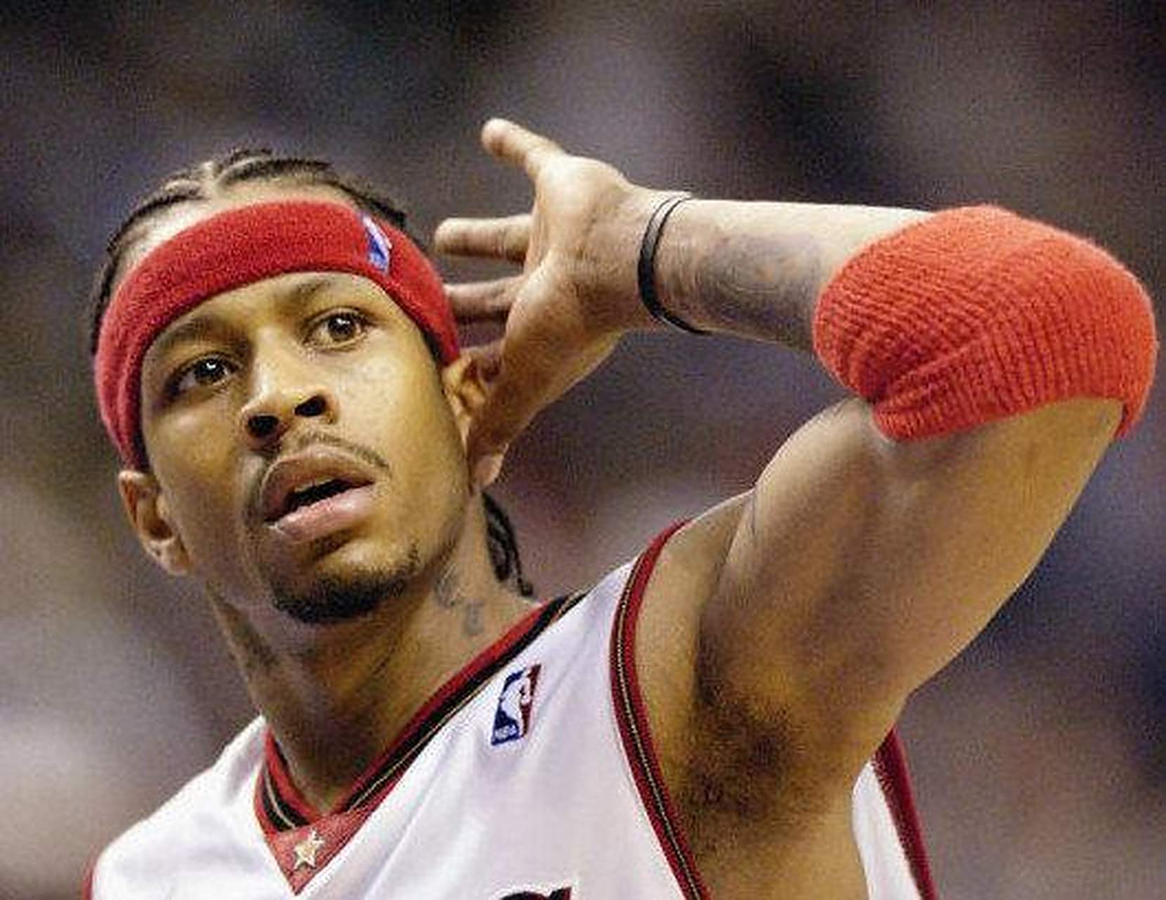 贝恩：扭转局面感谢艾萨克，关键时刻站出来因我只在乎赢球（贝恩：逆转多亏艾萨克关键发力，我只关心胜利）