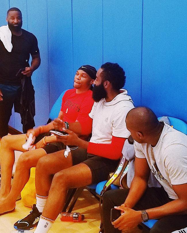 拜仁3-1逆转葡体，格纳布里传射、卡尔、塔破门，基米希乌龙（拜仁3-1逆转葡体：格纳布里一传一射，卡尔与塔建功，基米希自摆乌龙）